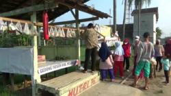 Unik, Warga Satu Kampung Swadaya Berbagi Sayuran dan Lauk Gratis