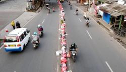 Jangan Ditiru, Warga Buang Sampah Sembarangan di Tengah Jalan Ciledug Sejak 2010