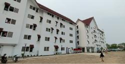 Penghuni dan Tamu Kampung Susun Akuarium  Wajib Lepas Alas Kaki