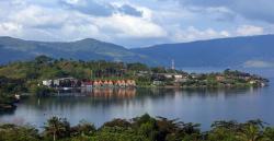 12 Tempat Wisata Samosir, Ada Patung Yesus Kristus tertinggi di Indonesia