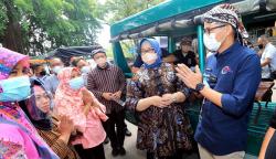 Momen Menteri Sandiaga Uno Dengarkan Keluhan Pedagang di Kawasan Wisata