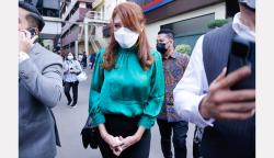 Tamara Bleszynski Berbaju Hijau Lapor Polisi karena Rugi Bisnis Belasan Miliar