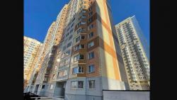 Alami Depresi Pasca-Melahirkan, Ibu Ini Bawa Bayi dan Anak Terjun dari Apartemen Lantai 19