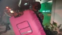 Polisi Ini Satu-satunya Penjemput Atlet PON Ciamis yang Pulang Pakai Angkutan Umum<