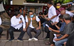 Cek Penyaluran Bantuan Tunai PKL dan Warung di NTB, Menko Airlangga: Tercepat dan Tepat Sasaran