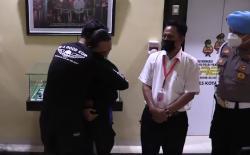 Brigadir NP Minta Maaf dan Peluk Mahasiswa yang Dibantingnya: Saya Siap Bertanggung Jawab