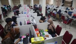 56 Karyawan Jasa Pinjol Bagian Penawaran hingga Penagihan Diamankan Polisi