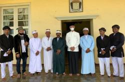  Momen Ganjar Menikmati Kopi Rempah dan Jejak Soekarno di Kesultanan Ternate 