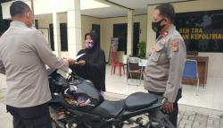 Razia Warga Belum Vaksin Covid-19, Polisi Tak Sengaja Temukan Motor yang Dicuri