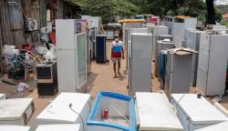 Jasa Servis Kulkas Bekas Berkontribusi Kurangi Produksi Limbah Elektronik