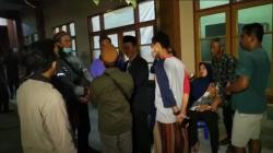 Keluarga Korban Susur Sungai Cileueur Tak Kuasa Tahan Tangis di Depan Kamar Jenazah RSUD Ciamis