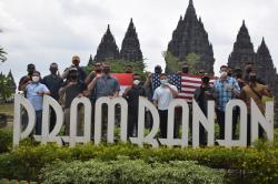 Potret Tentara AS Jalan-Jalan ke Candi Prambanan usai Latihan Militer