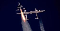  Virgin Galactic Tunda Penerbangan Komersial Luar Angkasa Pertama 