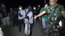 Kronologi 23 Wisatawan 6 Jam Terjebak Eceng Gondok di Tengah Waduk Jatiluhur