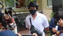 Pakai Topi Fedora Hitam, Denny Sumargo Penuhi Panggilan Polda Metro Jaya