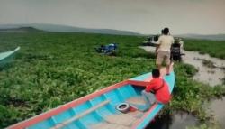 Belasan Warga Terjebak Eceng Gondok di Waduk Jatiluhur Purwakarta, Perahu Tertahan 24 Jam<