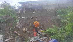 Longsor Terjang Rumah hingga Rusak, 18 Warga Lembang KBB Ngungsi ke Tetangga<
