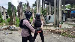 Tim Jibom Brimob Evakuasi Mortir Diduga Bekas Perang Dunia II