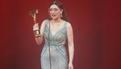 Celine Evangelista Raih Penghargaan Asmara Tersilet