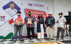 Warga Senang Ikut Vaksinasi Massal Perindo Jabar, Pulang Bawa Sembako<