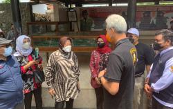 Bertemu Risma di Makam Bung Karno, Ganjar: Seneng Saya