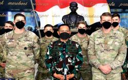 Tentara Amerika Belajar Tempur Hutan dari Yonif Raider 300 di Belantara Cianjur<