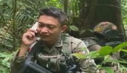Viral Anggota Brimob Azankan Bayinya dari Hutan Lewat Ponsel, Bikin Netizen Nangis<