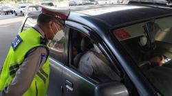 Ganjil Genap, Puluhan Kendaraan Dihentikan Petugas di Jalan S Parman dan Tomang Raya