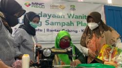 Pemberdayaan Perempuan, MNC Peduli Gelar Pelatihan Pengolahan Sampah dan Menjahit<