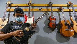 Intip Pembuatan Gitar Listrik di Tangerang Selatan
