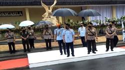 Kapolri dan Panglima TNI Tutup Pendidikan Sespimti dan Bagikan Bansos di Lembang KBB<