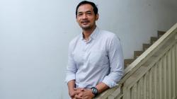 Oka Antara Curhat Awal Karier Jadi Figuran: Honornya Numpang Lewat Doang