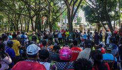 Mengaku Belum Dibayar, Ratusan Relawan PON Papua Gelar Unjuk Rasa