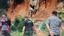 Longsor di Cilompat Sukabumi Rusak 5 Rumah, Warga Ngungsi ke Tempat Aman<