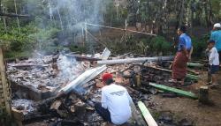 Dipicu Puntung Rokok, Rumah Semipermanen di Sukabumi Terbakar, Penghuni Luka-luka<