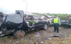 Kecelakaan Tunggal di Tol Cipali, Sopir Innova Tewas<
