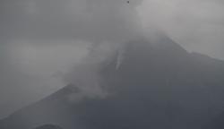 Gunung Merapi Luncurkan 46 Kali Guguran Material Vulkanik