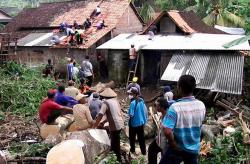 Mitos Pohon Tumbang Warnai Perbaikan Rumah Warga di Gunungkidul