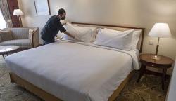 Digerebek di Hotel, Oknum Jaksa di Lampung Pakai Daster Si Pengacara Tak Pakai Celana<