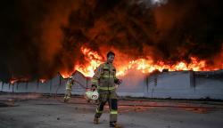 Lebih 12 Jam Terbakar, Titik Api Masih Ada di Pabrik Korek Tangerang