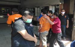 Rekonstruksi Perampokan Toko Emas di Kosambi Bandung, Pelaku Peragakan 47 Adegan