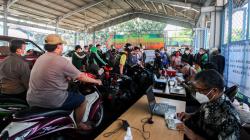 Takut Didenda Rp500.000, Pengendara Rela Antre Panjang Uji Emisi Gratis