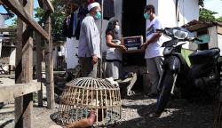 Gerakan Bangkit Bersama, GoTo Bagikan Ribuan Paket Sembako di Surabaya