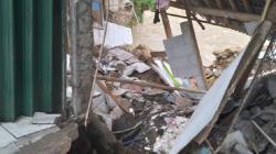 Tanah Ambles di Bantaran Sungai Ciliwung Bogor, Toko Ikan Hias Ambruk 