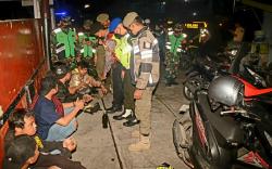Razia Geng Motor di Bandung, Petugas Sita 18 Motor Bodong, Miras, Obat Terlarang, dan Airsoft Gun<