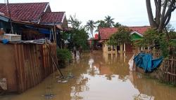  Banjir Rendam Ratusan Rumah di Karawang, 545 Jiwa Bertahan di Lokasi