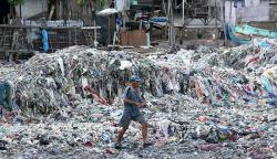 Lautan Sampah di Pantai Muncar Banyuwangi Bertahun-tahun Belum Teratasi