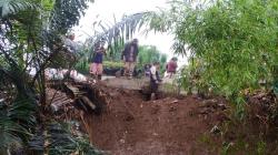 Terancam Longsor, 4 Jenazah di TPU Cikutra Dipindah ke Lokasi Aman<