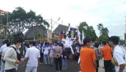 Diupah Rp2 Juta, Buruh di Majalengka Tuntut UMK Sesuai KHL