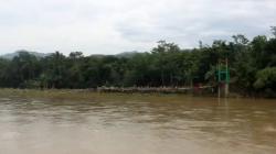 Jembatan Putus Diterjang Banjir Bandang, 2 Desa di Simpenan Sukabumi Terisolasi 